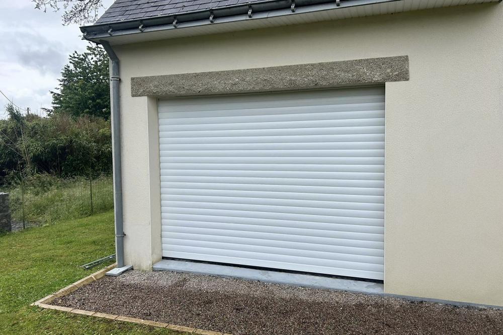 Porte de garage à Cloyes-les-Trois-Rivières